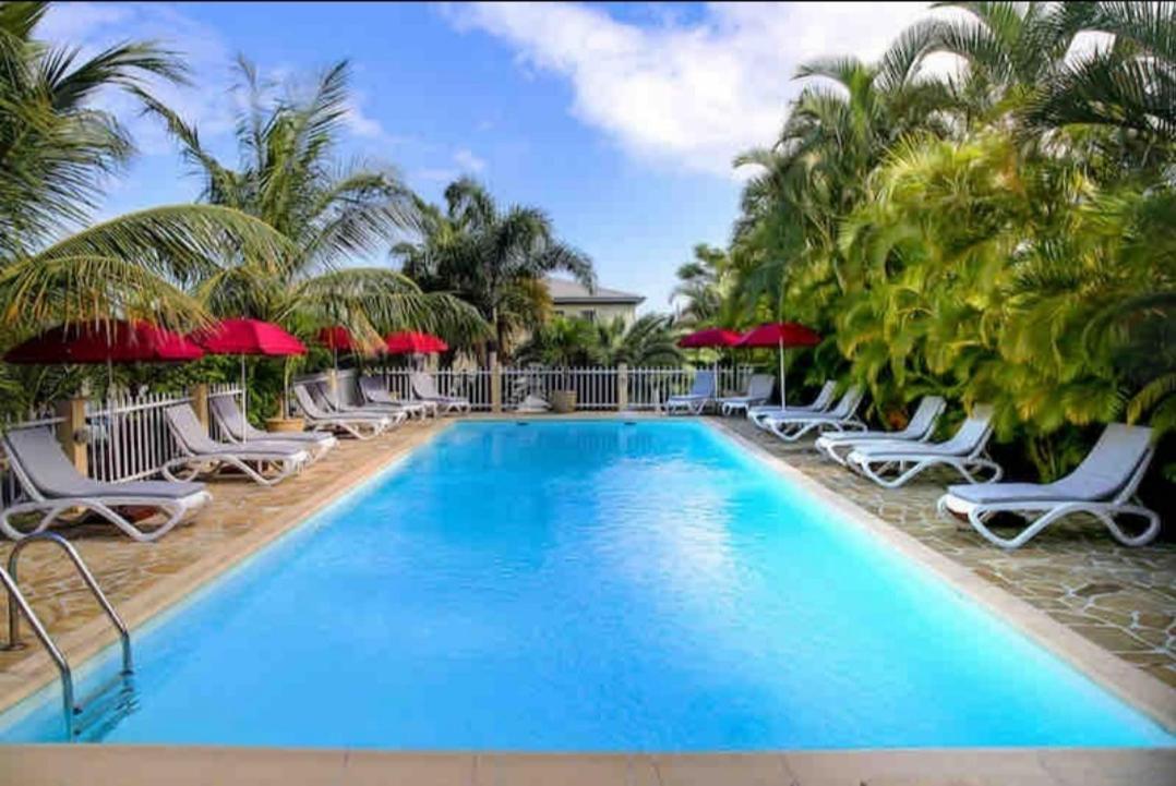 F2 Residence Oasis Terre Rouge A แซ็ง-ปีแยร์ ภายนอก รูปภาพ